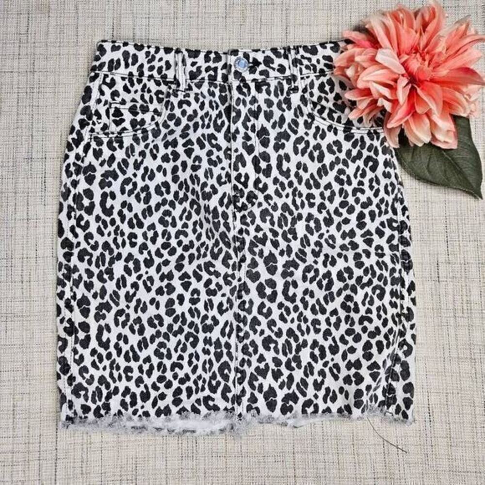H&M Animal Print Denim Cutoff Skirt Womens‎ Size 2